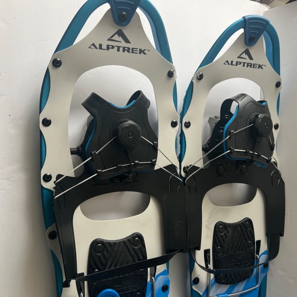 825 UNISEX Snowshoe Kit - Picture 6 of 12